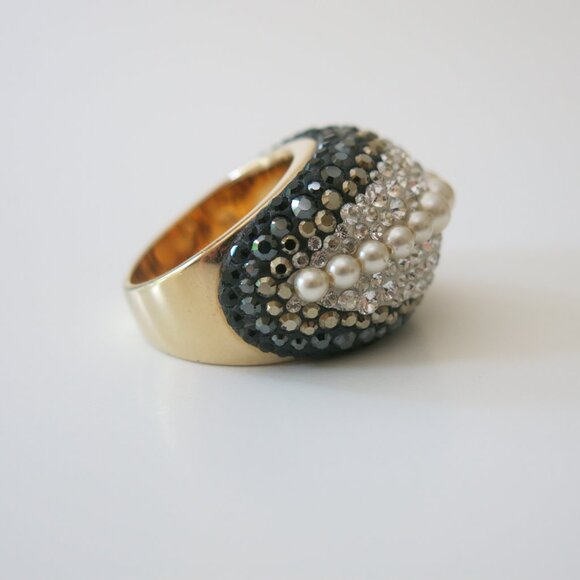 Swarovski Black and White Pearl Cocktail Ring Size 9 Used Once - Picture 4 of 4